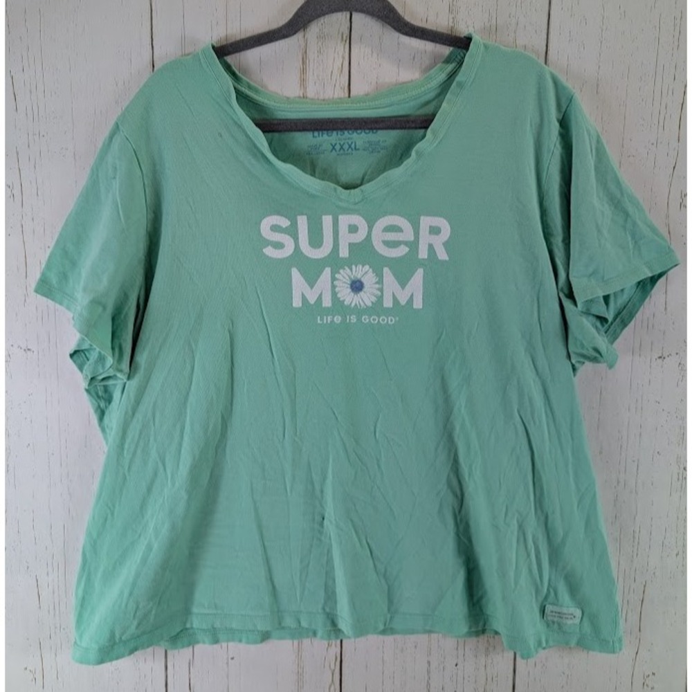 Life Is Good Crusher Size XXL Green SUPER MOM Graphic Short Sleeve Top